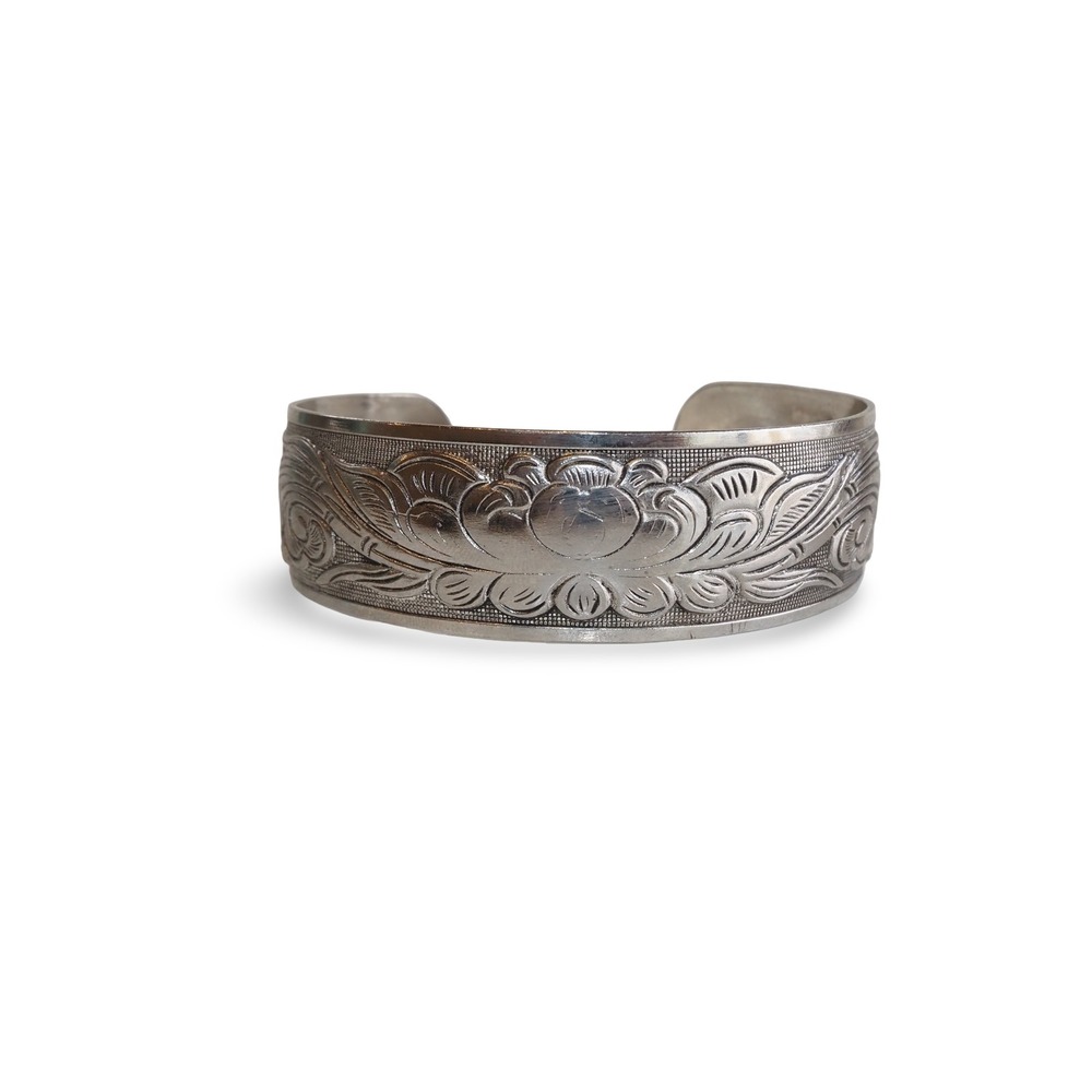 Vintage Wide Silver Tone Floral Embossed Cuff Bracelet Boho Statement Jewelry